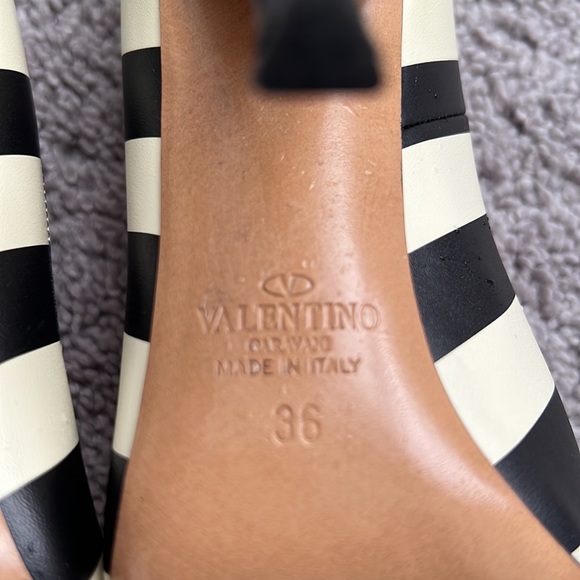 Valentino Shoes - Black and White like New - 36 - Picture 5 of 5